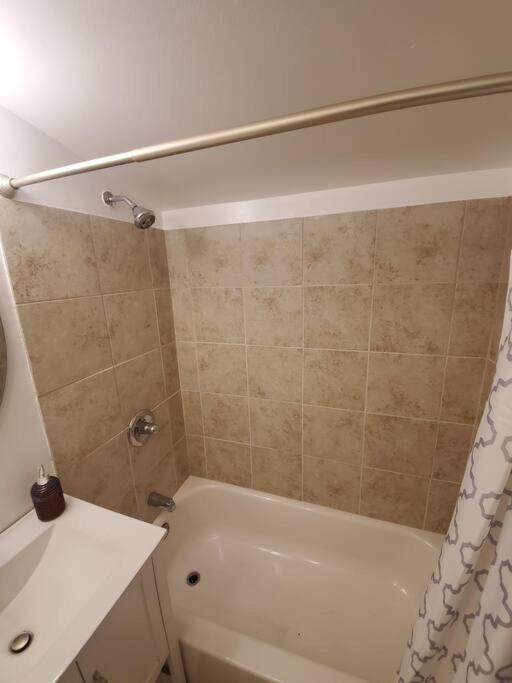 Beachy Bay Breeze Bungalow 2Br With Parking And Close To Many Amenities. West Haven Esterno foto