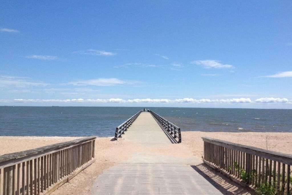 Beachy Bay Breeze Bungalow 2Br With Parking And Close To Many Amenities. West Haven Esterno foto