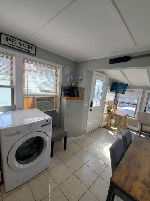Beachy Bay Breeze Bungalow 2Br With Parking And Close To Many Amenities. West Haven Esterno foto