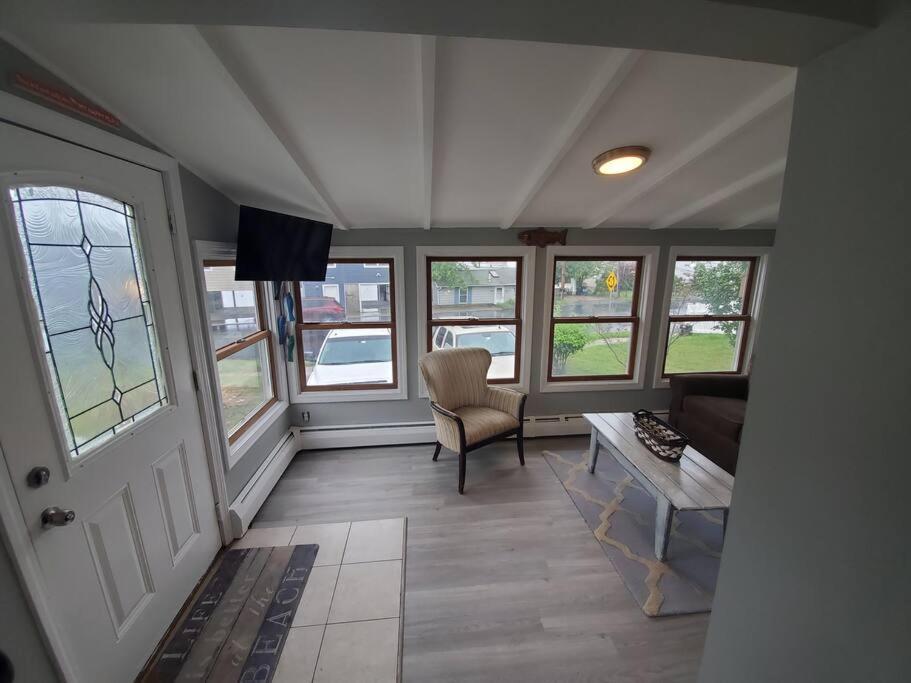 Beachy Bay Breeze Bungalow 2Br With Parking And Close To Many Amenities. West Haven Esterno foto